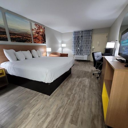 Days Inn By Wyndham Biscoe Dış mekan fotoğraf